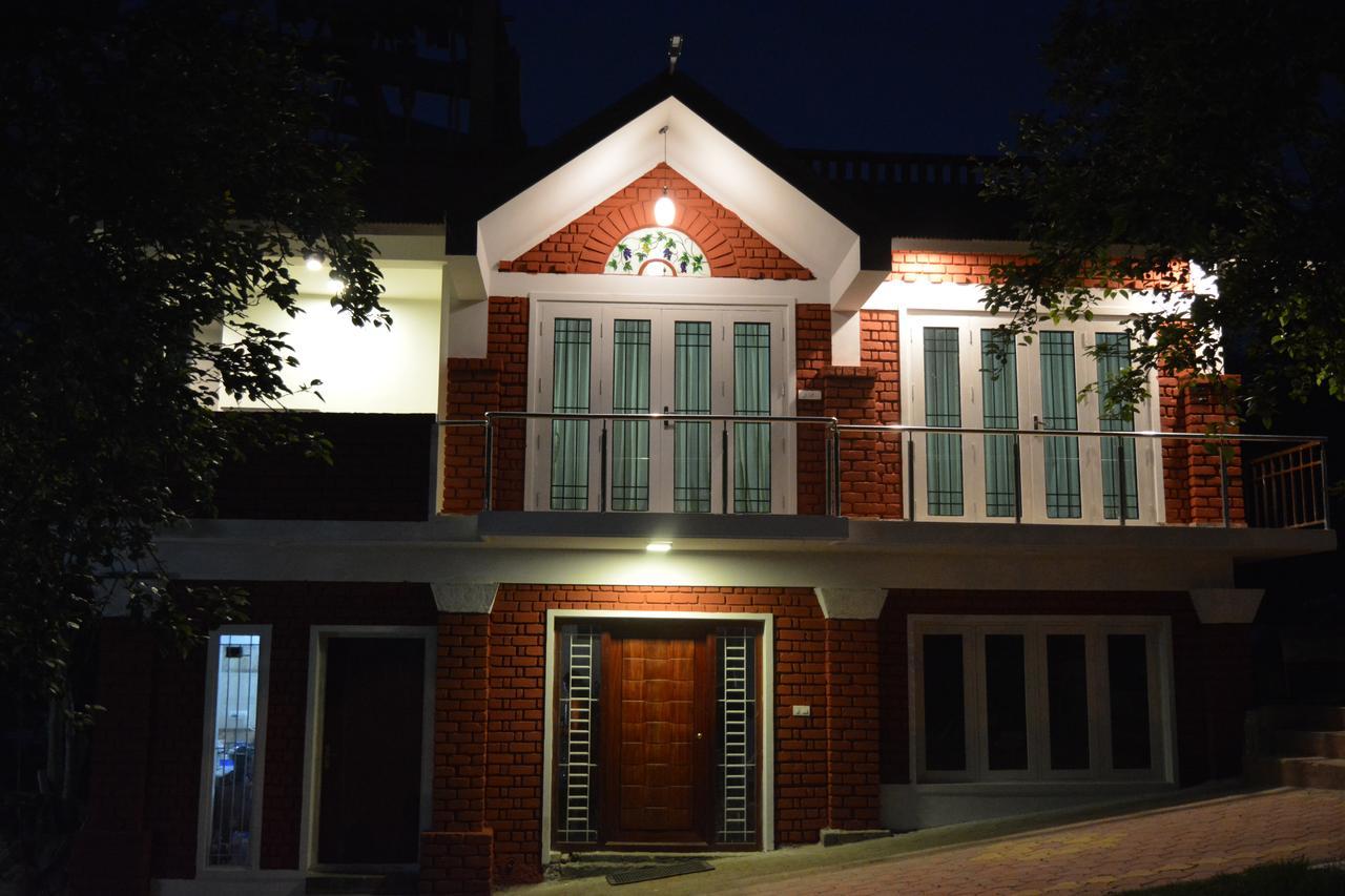Myspace Holiday Inn Ooty Eksteriør bilde