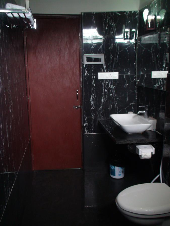 Myspace Holiday Inn Ooty Eksteriør bilde