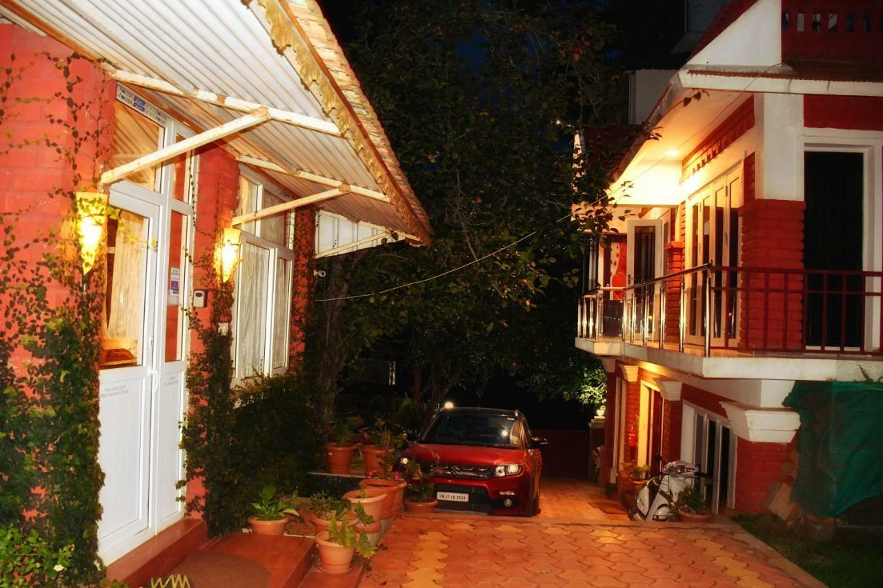Myspace Holiday Inn Ooty Eksteriør bilde